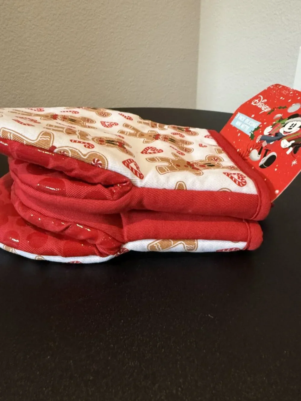 Disney Gingerbread Mickey Silicone Mini Oven Mitts 2 Pack Christmas New with Tag